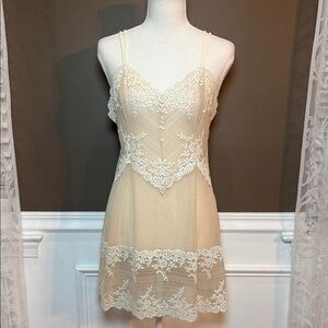 Wacoal Embrace Lace Chemise XL Nude Cream Floral Sheer Lingerie